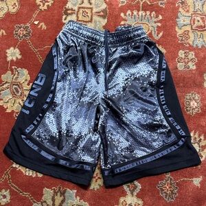 AND1 Men's Black and Silver Patterned Athletic Shorts